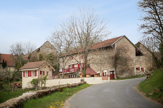 Séjour pour 2 à La Roche Bleue à Saint-Bois (01)